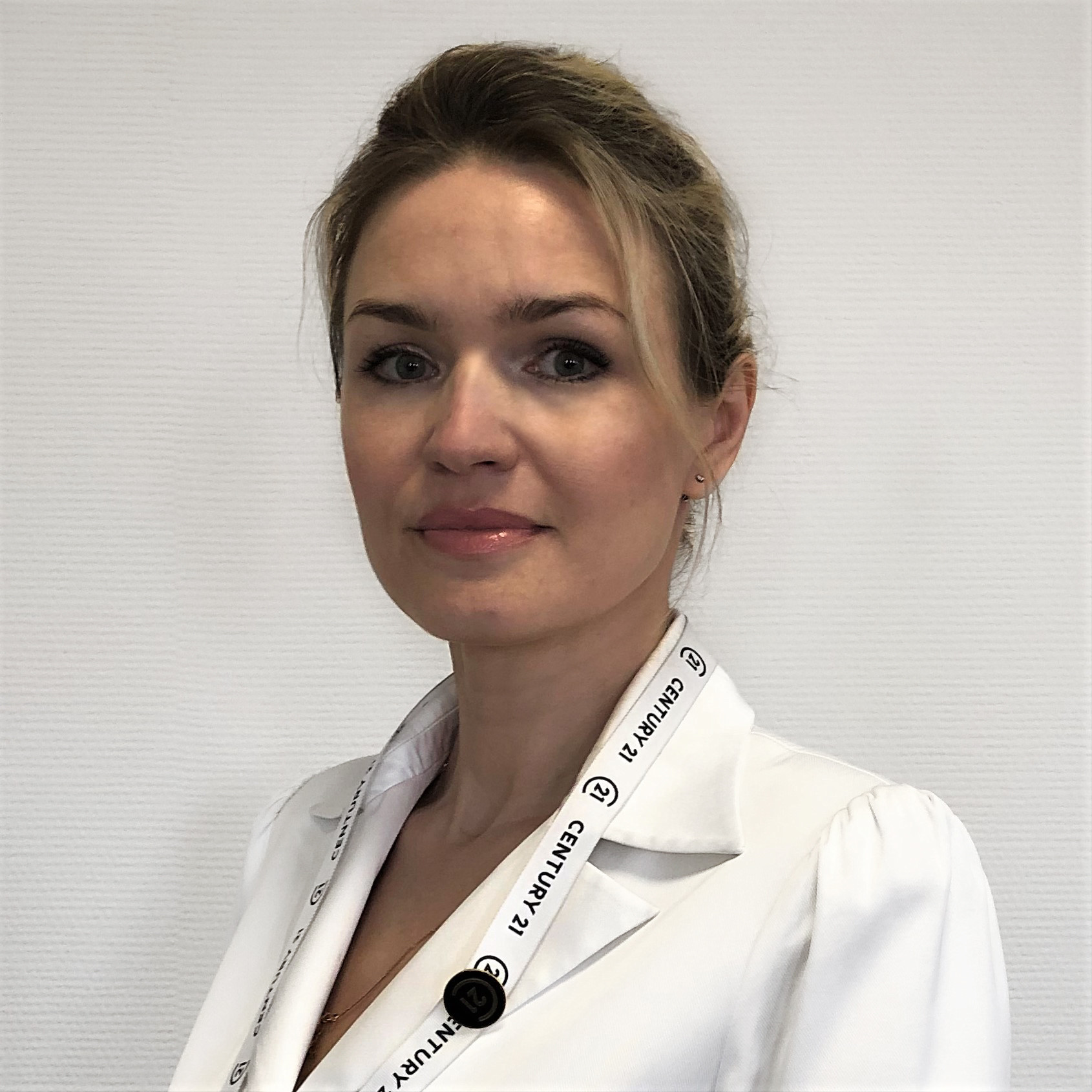 Любимова Елена